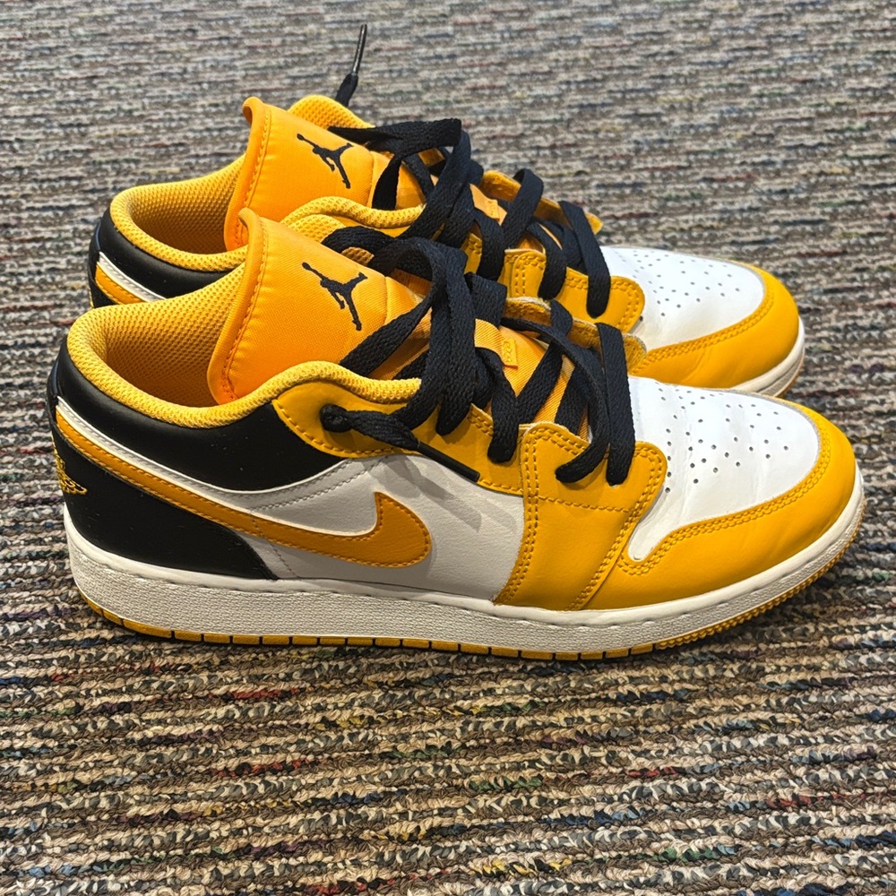 Nike Jordan 1 Yellow and Black Low-Tops